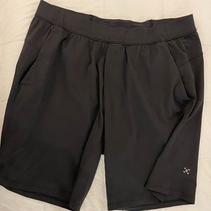 Lululemon Men’s Large shorts